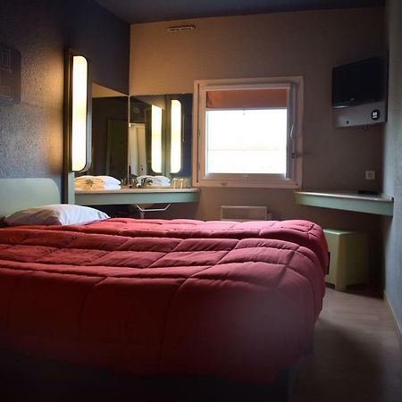 Design Booking Вильнёв-ле-Руа Экстерьер фото